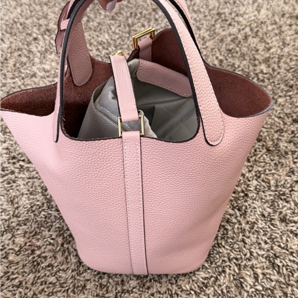 Elegant Pink bucket Bag - Picture 2 of 6